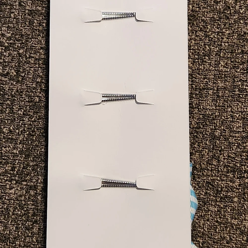 Hair Clips - Picture 4 of 4
